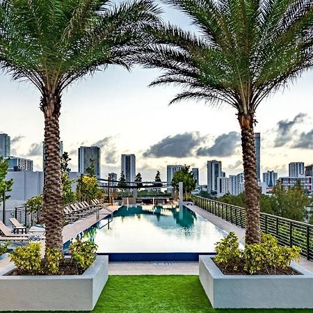 Sentral Studio Apt With Den In Wynwood Майами Экстерьер фото